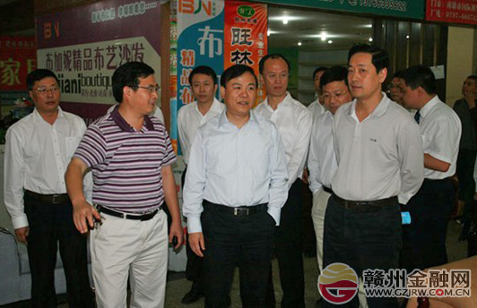 省工行行長倪百祥考察調(diào)研南康家具產(chǎn)業(yè)發(fā)展情況