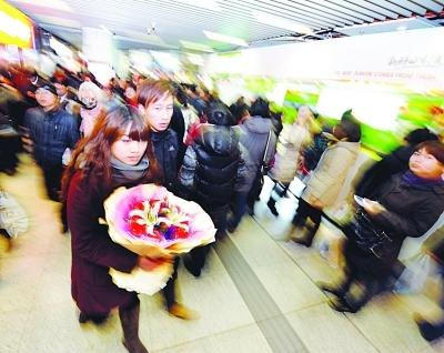 調(diào)查指城市單身男女為1.6：1 浙江最接受拜金女(圖)