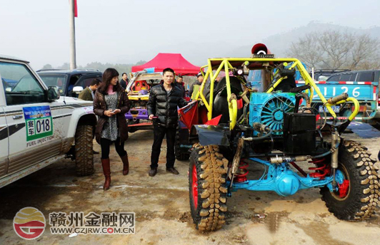人保財(cái)險(xiǎn)全南支公司為汽車越野競技賽護(hù)航