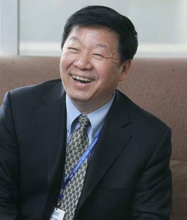 大中電器創(chuàng)始人張大中出任國(guó)美董事長(zhǎng)