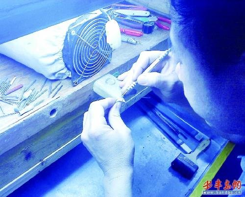 鉆戒加工暴利黑幕：萬元鉆戒造價不足三千(圖)