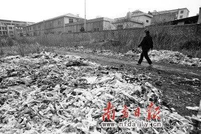 我國(guó)至少10%耕地遭重金屬污染 電池行業(yè)成禍?zhǔn)? border=