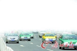 司機曝光出租行業(yè)潛規(guī)則:開的士先交兩萬茶水費