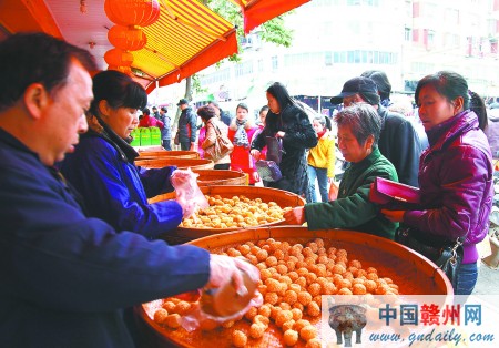 元宵到 贛州手工元宵市場俏