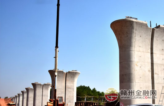 贛深客專2標(biāo)二分部掀起建設(shè)新高潮