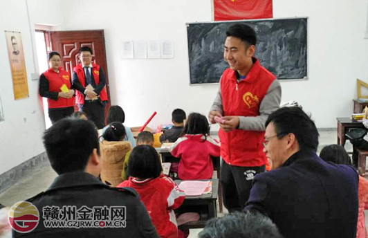 全南“金惠工程”志愿者送金融知識進(jìn)校園