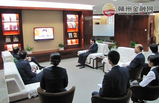 市農(nóng)行黨員熱議十八大：服務“三農(nóng)”信心十足