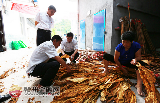 贛州工行深入扶貧點全面調(diào)研精準(zhǔn)扶貧工作