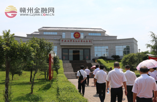 中國人壽贛州各級黨組織積極開展黨員活動迎“七一”