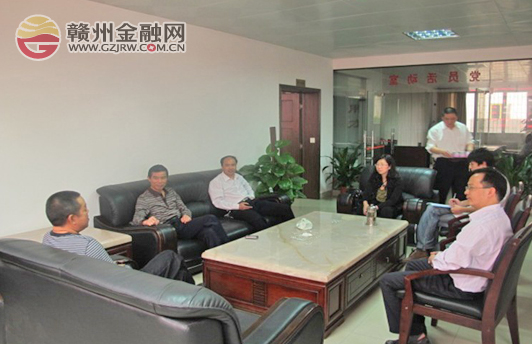 市郵儲銀行行長謝光德蒞臨于都調(diào)研工作