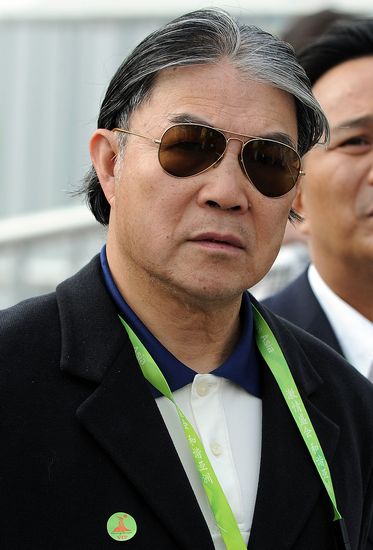 霍家長(zhǎng)房育有三子：長(zhǎng)子霍震霆（左）、次子霍震寰（中）、三子霍震宇（右）。三弟將矛頭指向二哥，大哥稱(chēng)不做評(píng)論。