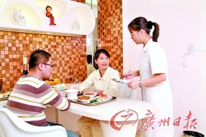 豪華“月子”套餐到底貴在哪