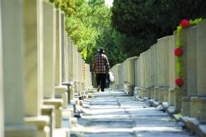 多地墓地使用20年被要求續(xù)費 專家建議統(tǒng)一標準