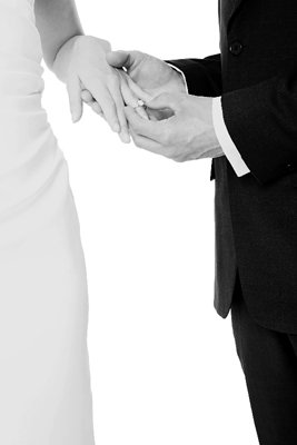 鉆石漲價潮洶涌襲來 “五一”后結(jié)婚成本將增加