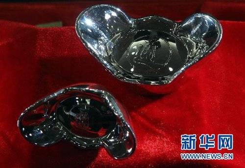 國內(nèi)銀價(jià)破9000元大關(guān) 瘋狂白銀蘊(yùn)藏多少風(fēng)險(xiǎn)