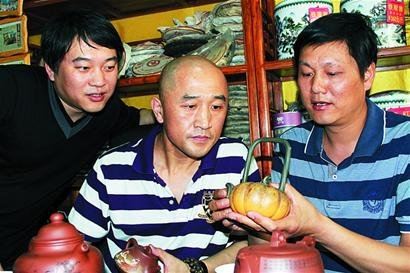 紫砂收藏升溫屢現(xiàn)天價：紫砂壺半年漲五成