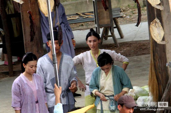 內(nèi)地億萬(wàn)富豪資助張柏芝出自傳 道其愛(ài)恨半生
