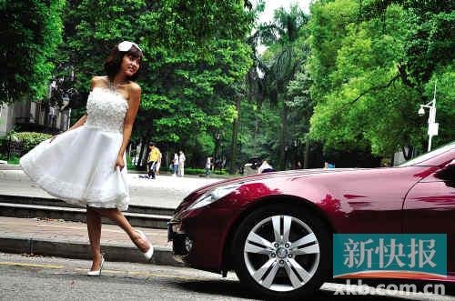 月供千元也可圓豪車夢(mèng)。袁平峰/攝