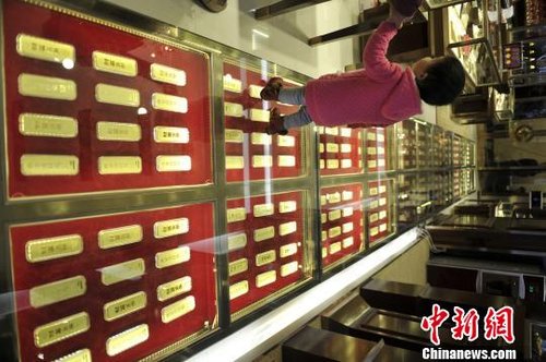 昆明一會(huì)所用300公斤金條鋪黃金大道 造價(jià)過(guò)億