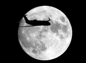 英國(guó)富翁常坐飛機(jī)天上過(guò)夜 為逃避大筆稅金