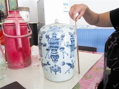 村民家傳120歲的“零食罐” 原是清代青花瓷