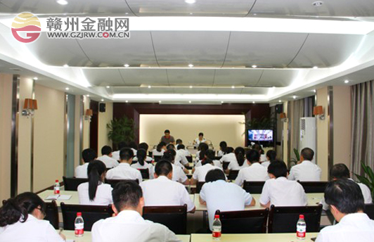 市浦發(fā)銀行全面部署黨的群眾路線教育實踐活動