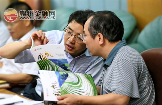 江西省金融辦主任胡伏云蒞臨贛州銀行調(diào)研