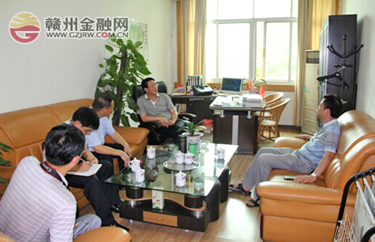 市郵儲(chǔ)銀行一行深入興國(guó)就“三農(nóng)”工作展開(kāi)調(diào)研