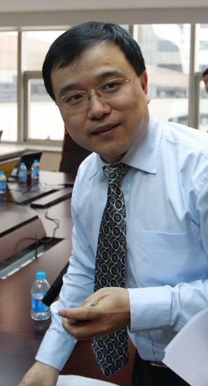 王亞偉在港開資管公司 資金門檻不少于800萬港元